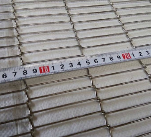 Trọng lượng nhẹ Băng tải lưới thép phẳng Flex SS để chế biến thực phẩm